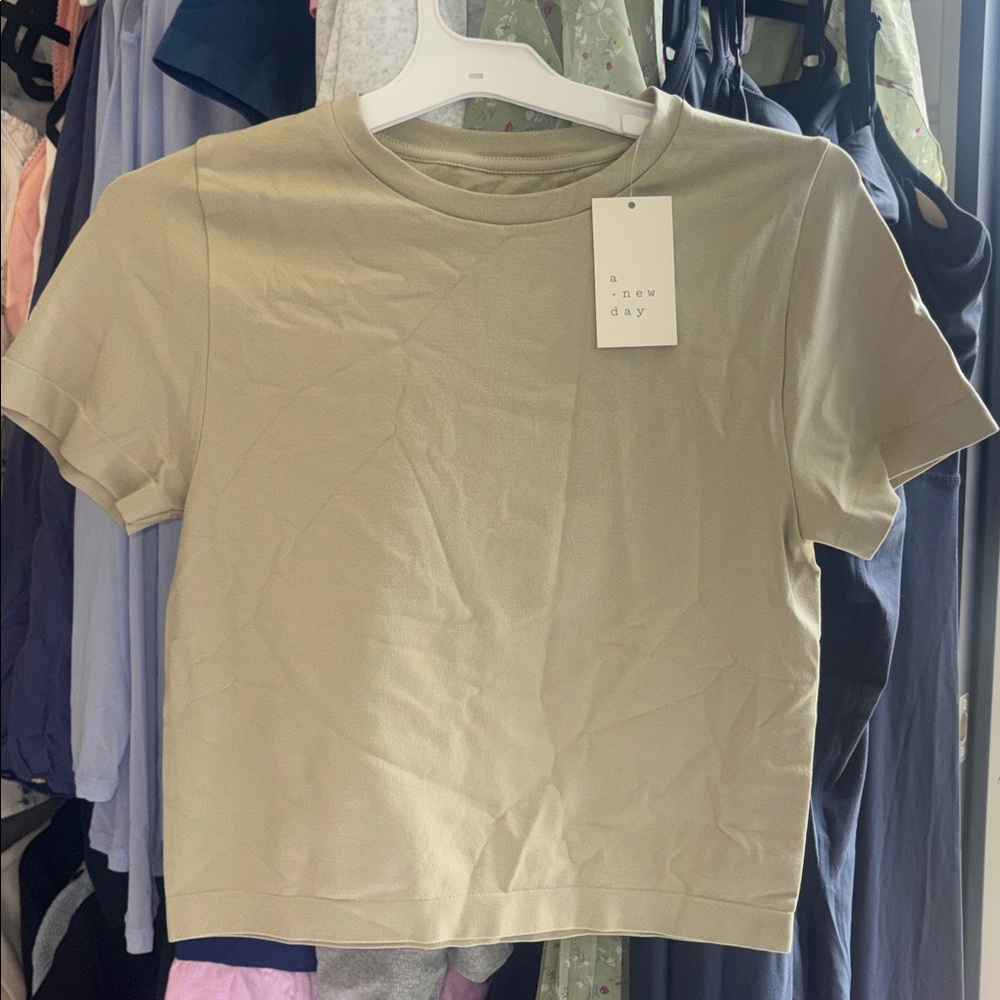 New item.. A new day top